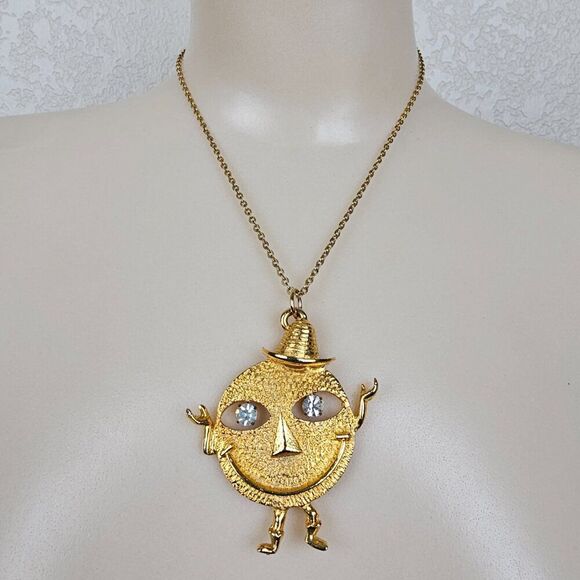 Vintage Smiley Face Rhinestone Pendant Necklace Dangle Eyes Cowboy Hat Gold Tone - Picture 13 of 13